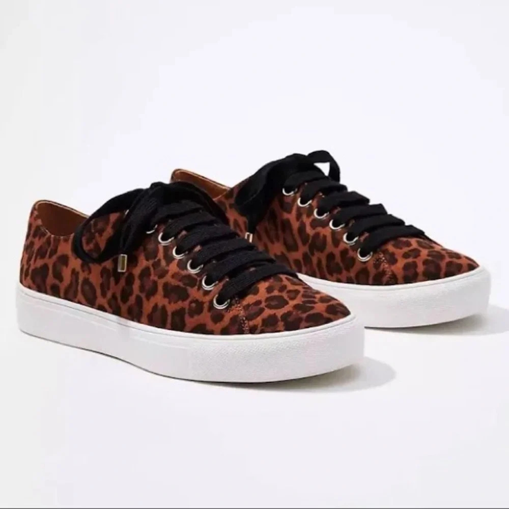 LIKE NEW LOFT Leopard Print Lace Up Sneakers